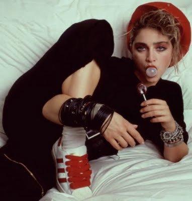 Madonna w butach adidas Superstar